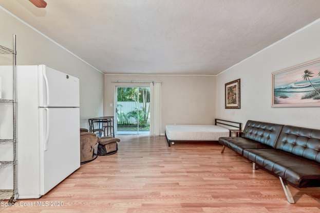 Building Photo - 221 Columbia Dr