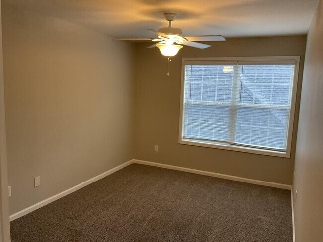 Building Photo - 7959 Larksview Dr