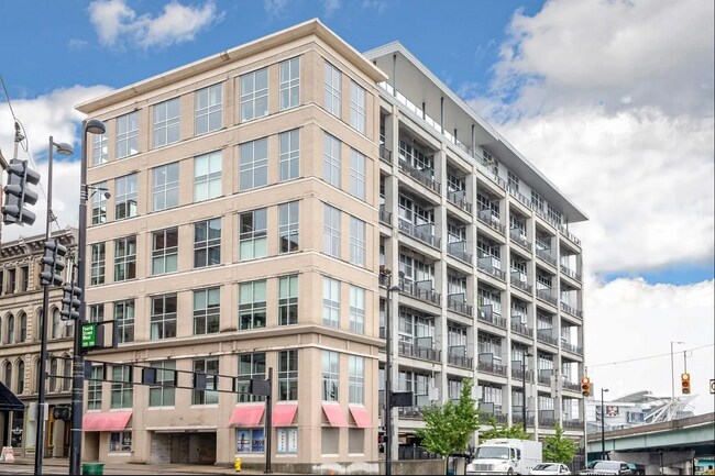 Primary Photo - 353 W 4th St