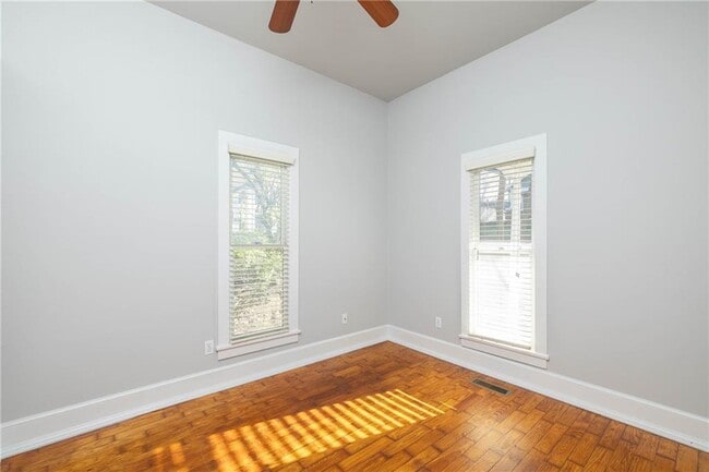 Building Photo - 349 Rollston Ave