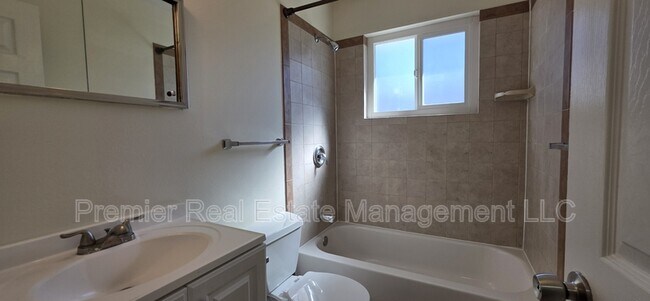 Building Photo - 4477 E Jewell Ave