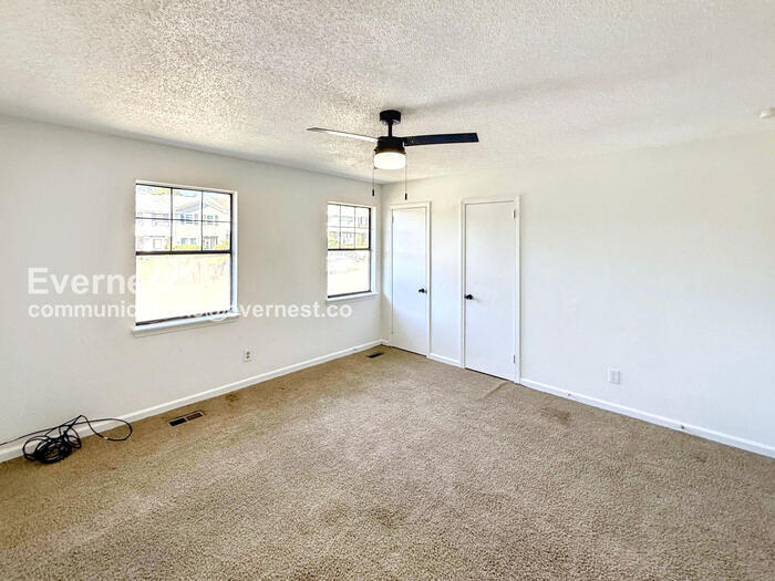 Building Photo - 5521 St James St