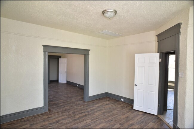 Building Photo - 2111 Portland Ave