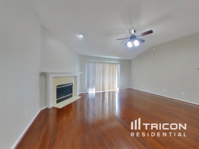 Building Photo - 3582 White Cow Ct