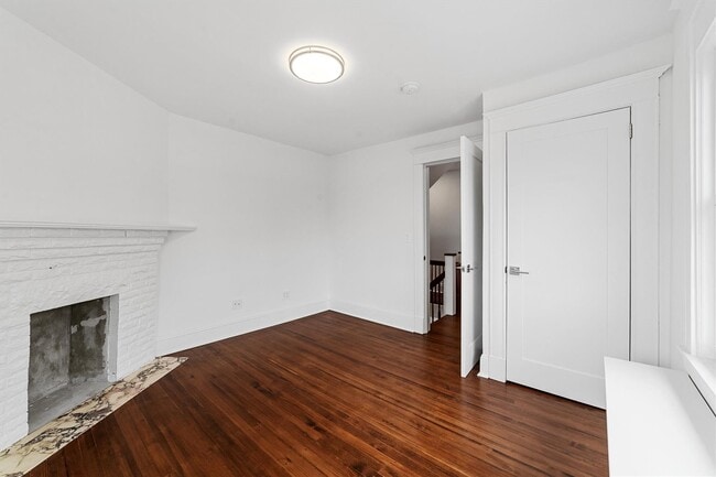 Building Photo - 70 Normandy Rd