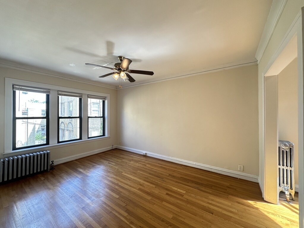 Building Photo - 4646 N Paulina St