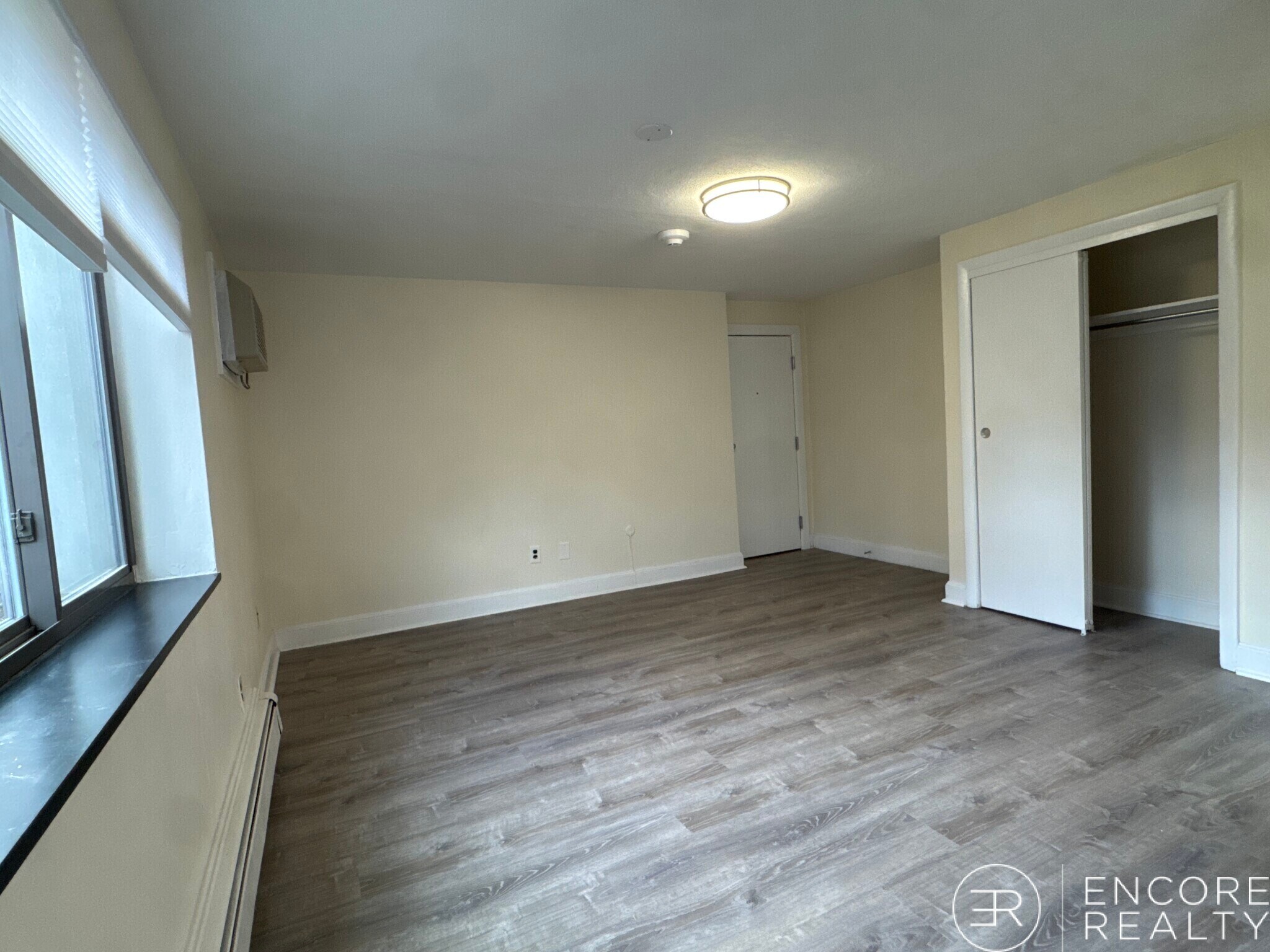 Building Photo - 15 Chester St