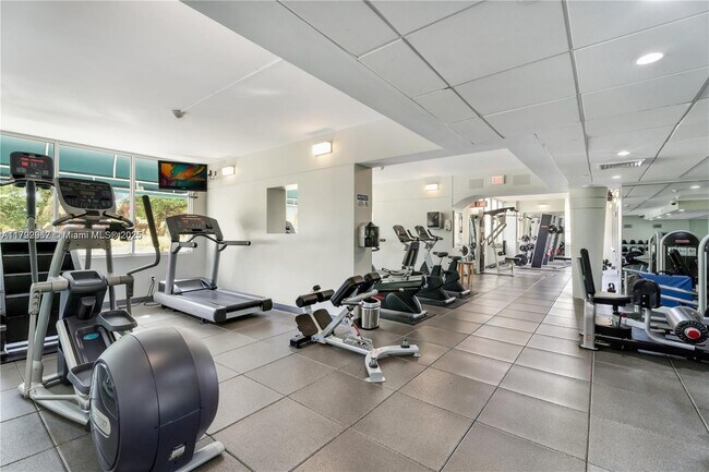 Building Photo - 888 Brickell Key Dr