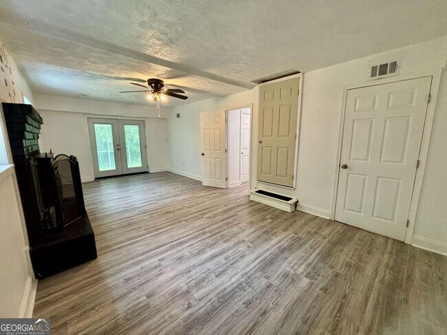 Building Photo - 2712 Sherlock Dr