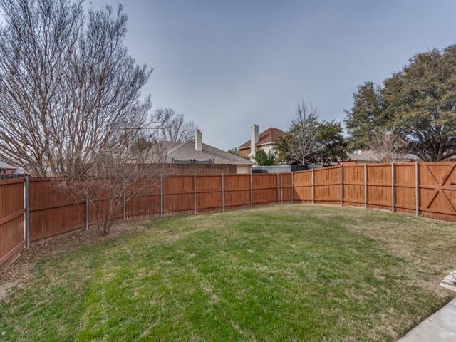 Building Photo - 8017 Ship St