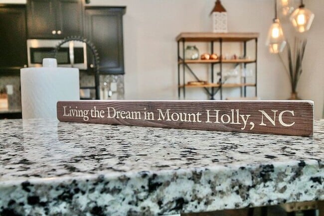 Building Photo - Beautiful Corner Lot 3BD/2.5BA w/ Fenced Yard