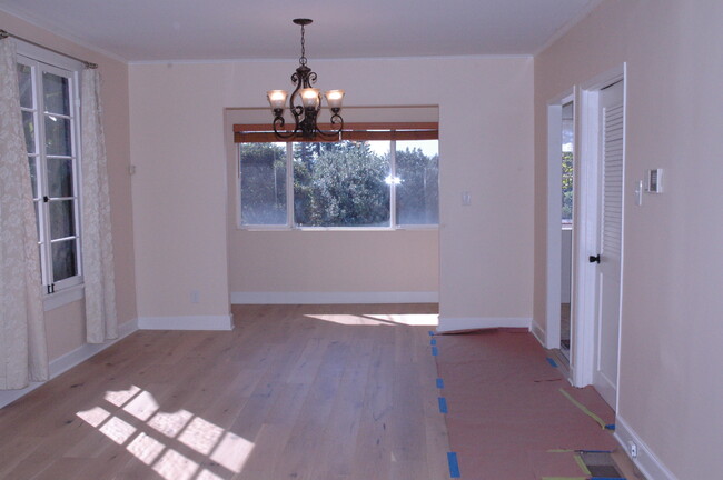 Dining area/sunroom - 2726 Angus St