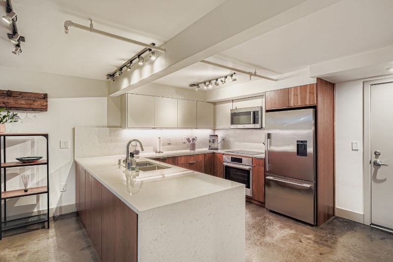 Building Photo - 3104 Western Ave