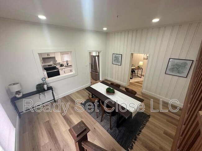 Building Photo - 156 W High St