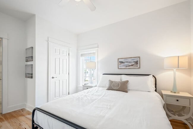 Building Photo - 110 E Blue Crab Loop