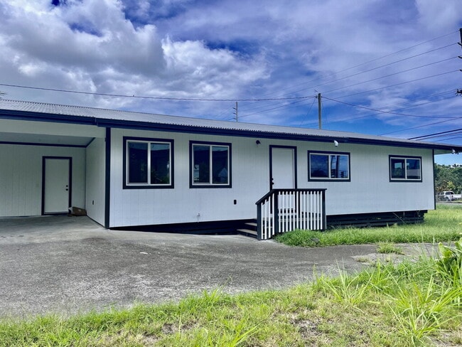 Primary Photo - Conveniently Located 3bd/2.75ba home in Hilo!