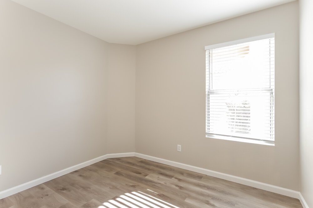 Building Photo - 8338 W Bluefield Ave