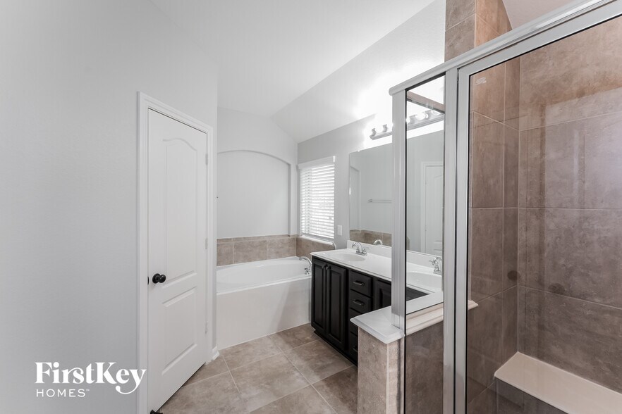 Building Photo - 6522 Hunters Creek Ln