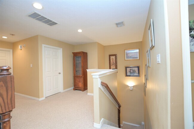 Building Photo - 1375 Ella Pl