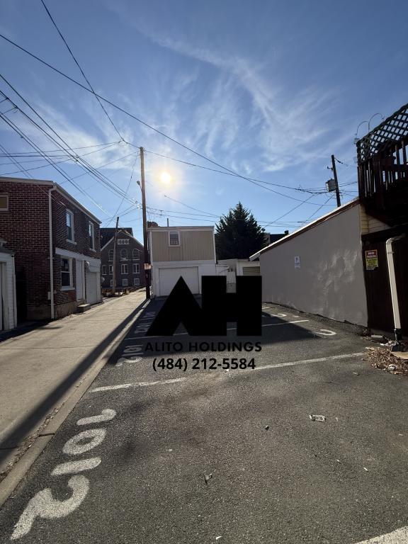 Building Photo - 1012 W Turner St