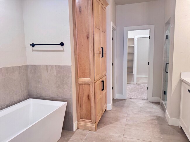 Building Photo - 1308 Lemon Ranch Rd