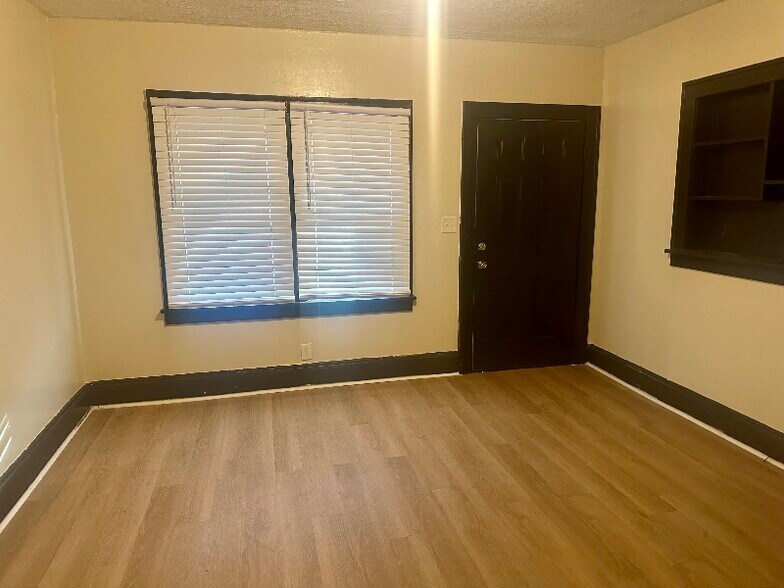 Building Photo - 1007 Nathaniel Rd