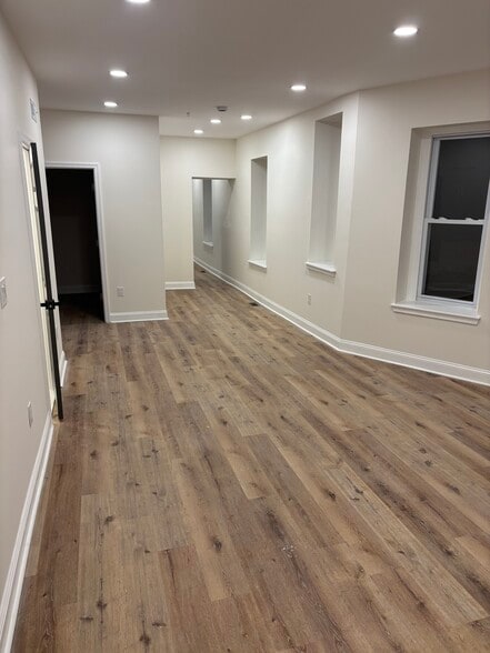 Building Photo - 137 W Washington Ln