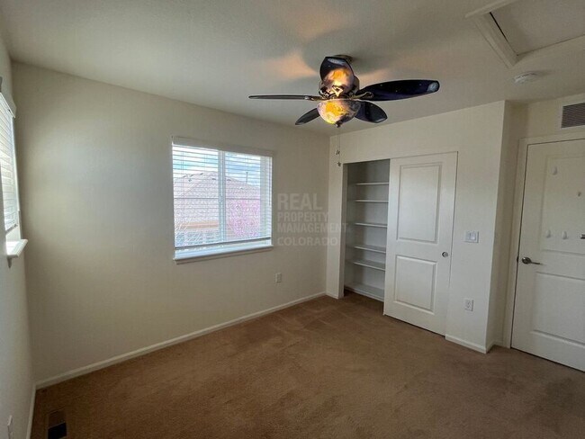 Building Photo - 325 Stone Creek Dr