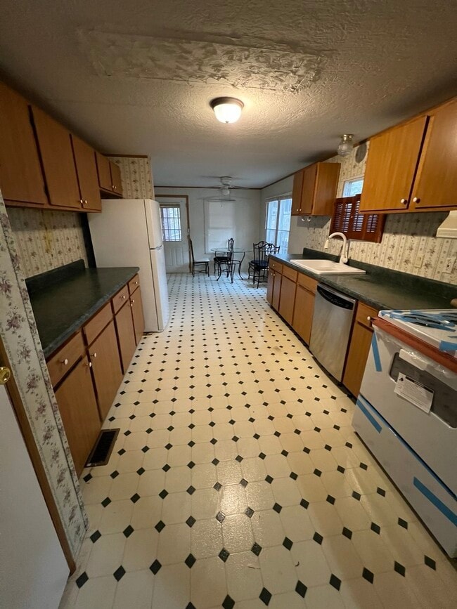 Building Photo - 34 Goldfinch Ln