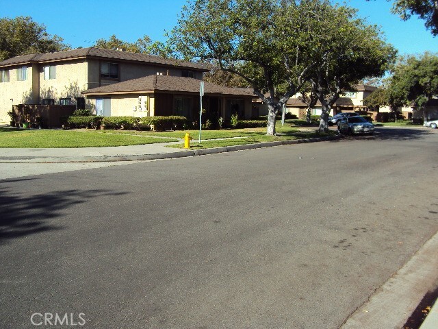 Building Photo - 16748 Cedarwood Cir