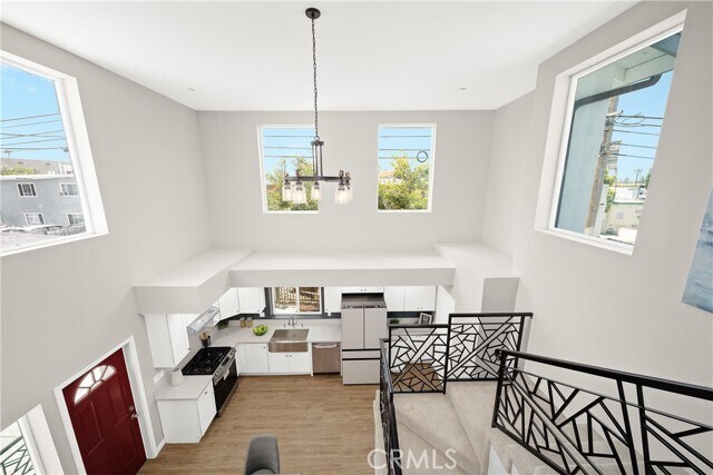 Building Photo - 1372 Carmona Ave
