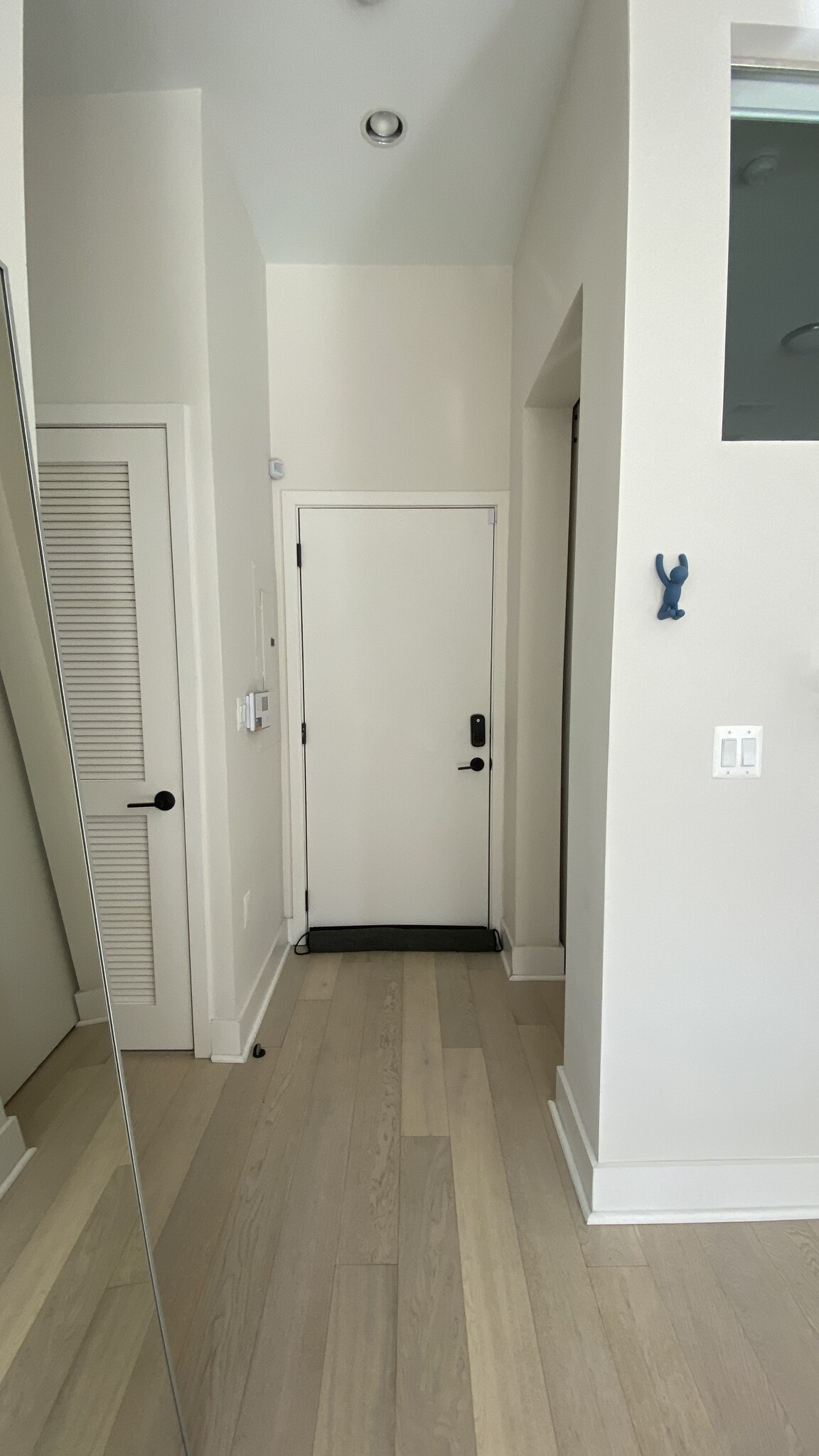 Entrance - 475 New York Ave NW