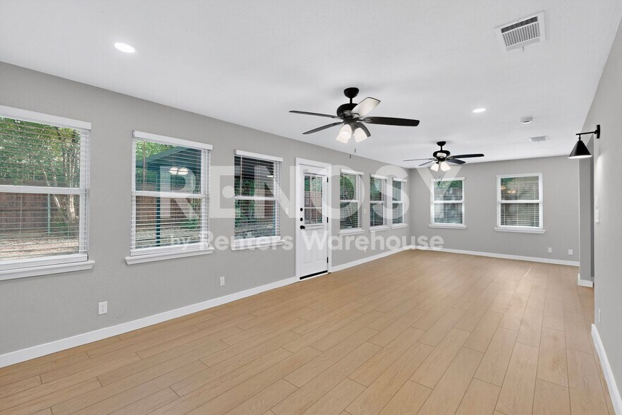 Building Photo - 1408 Seely St
