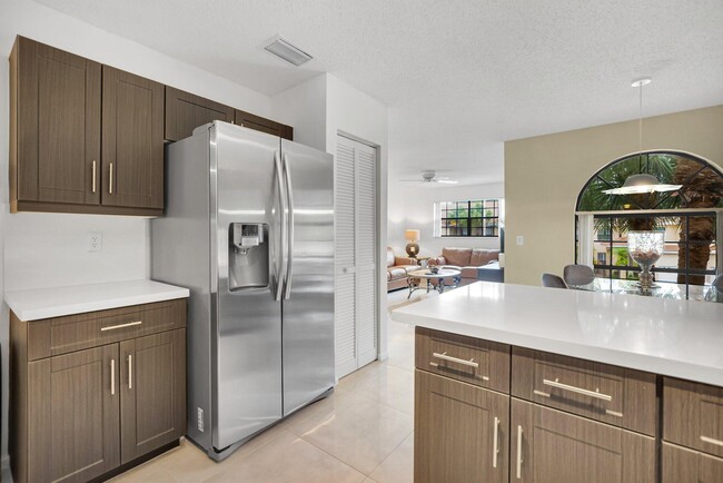 Building Photo - 22759 Mandeville Pl