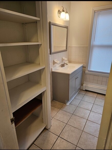 Building Photo - 37 3rd St