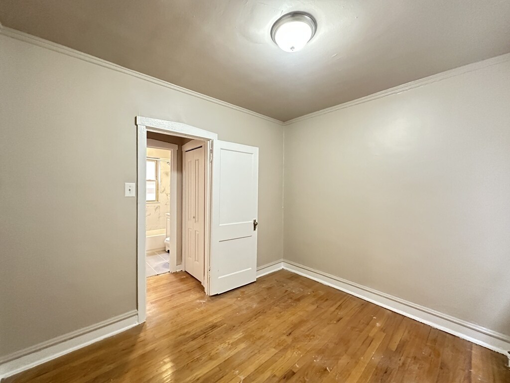 Building Photo - 4027 W Melrose St