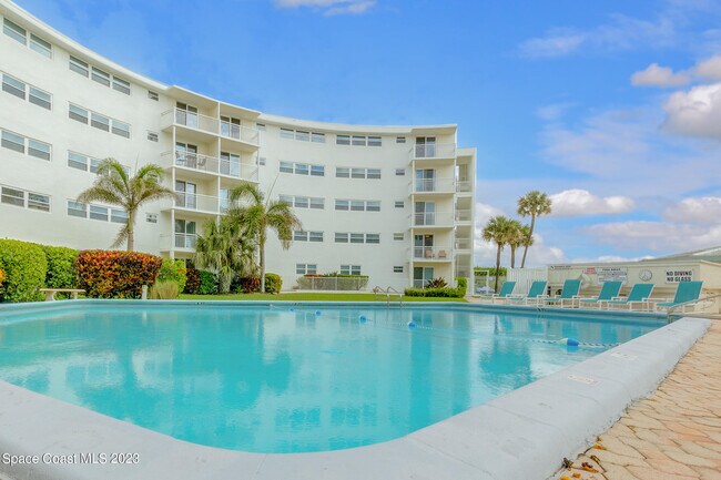 Building Photo - 4000 Ocean Beach Blvd