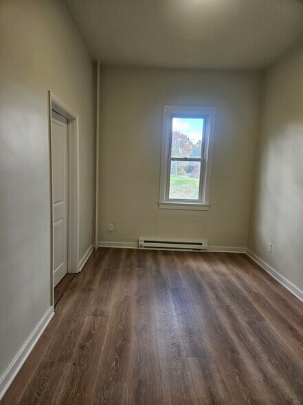 Building Photo - 533 Sumner Ct