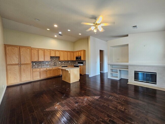 Building Photo - Single story home in Sylvan School District!