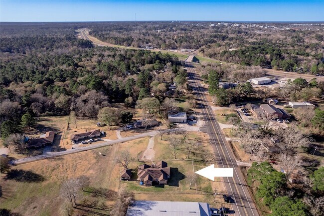 Building Photo - 2201 Badger Ln