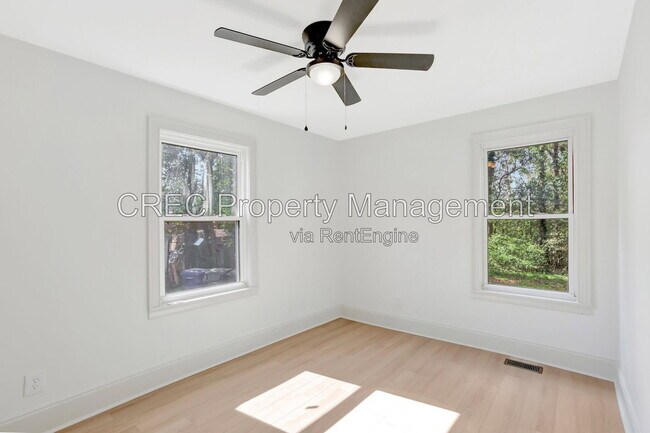 Building Photo - 2642 Ferrara Dr