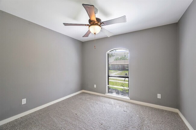 Building Photo - 2412 Ables Dr