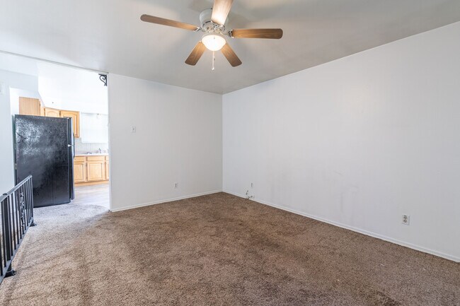 Living Room - 1681 Lonedell Rd