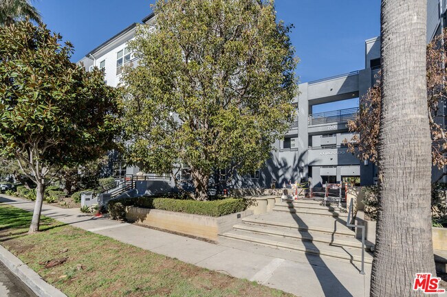 Building Photo - 7100 Playa Vista Dr