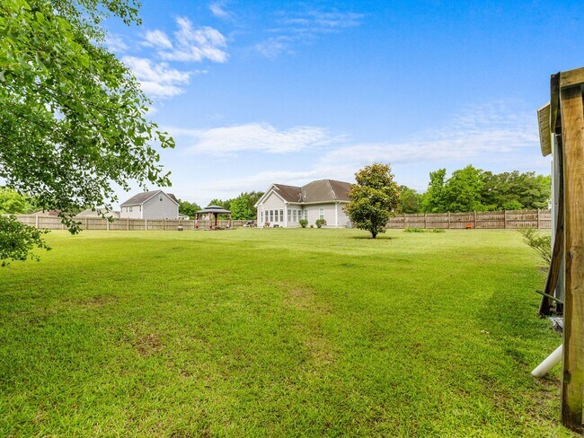 Building Photo - Blue Creek Farms!