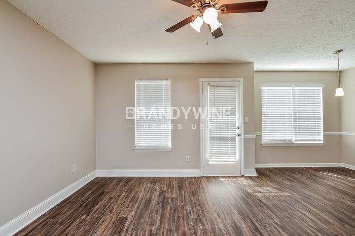 Building Photo - 101 Bond Lake Dr