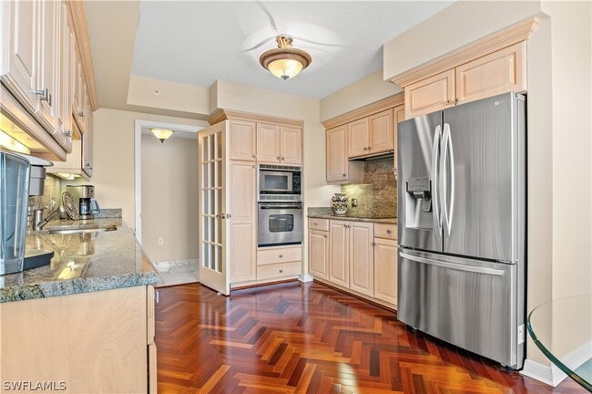 Building Photo - 7515 Pelican Bay Blvd