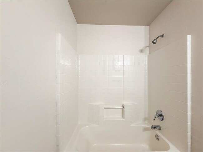 Building Photo - 3505 SE 94th St