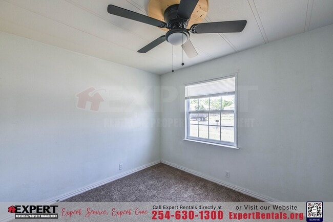 Building Photo - A cozy 3-bedroom, 2-bathroom home nestled on a corner lot