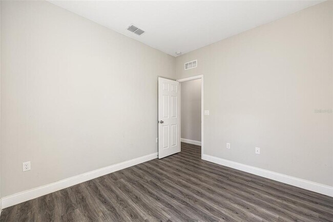 Building Photo - 5998 SW 154th Street Rd